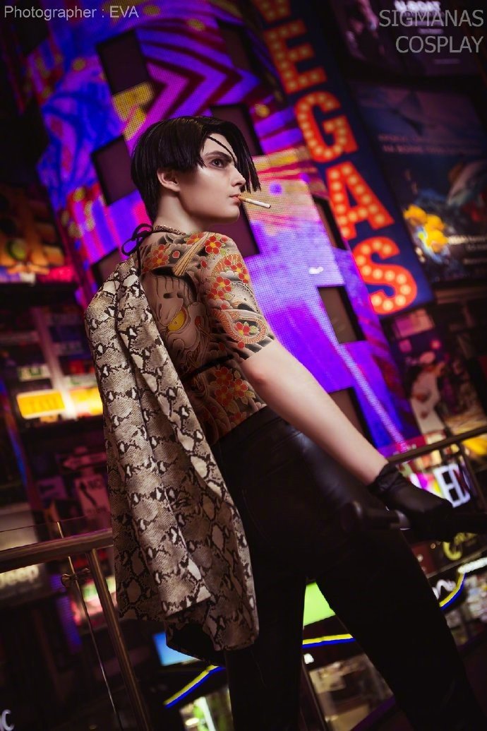 俄妹cos《如龙》性转真岛吾朗(coser:nastya sigmanas)