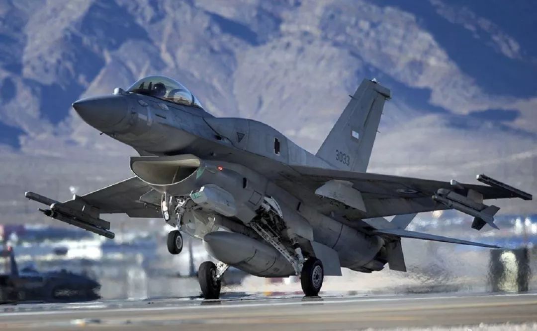老兵不死,还要再飞50年,美国何以极端看重f16战斗机?