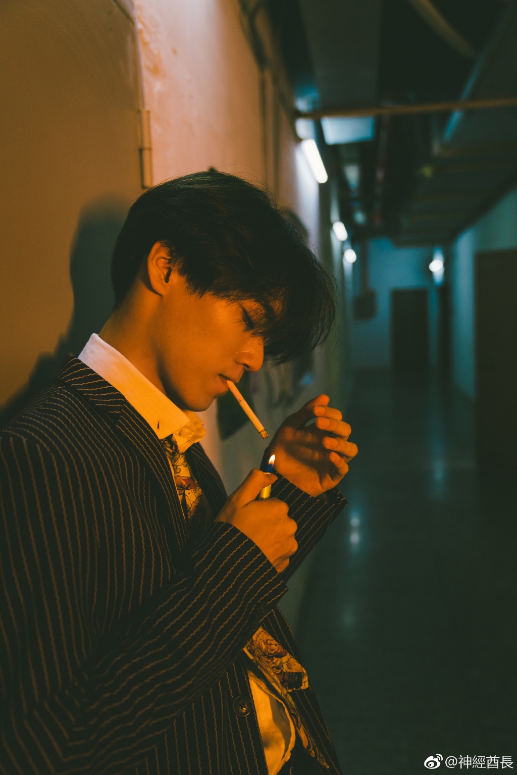 明月如镜,高悬草原,映照千年岁月。@神經酋长|神經|酋长|明月_新浪新闻