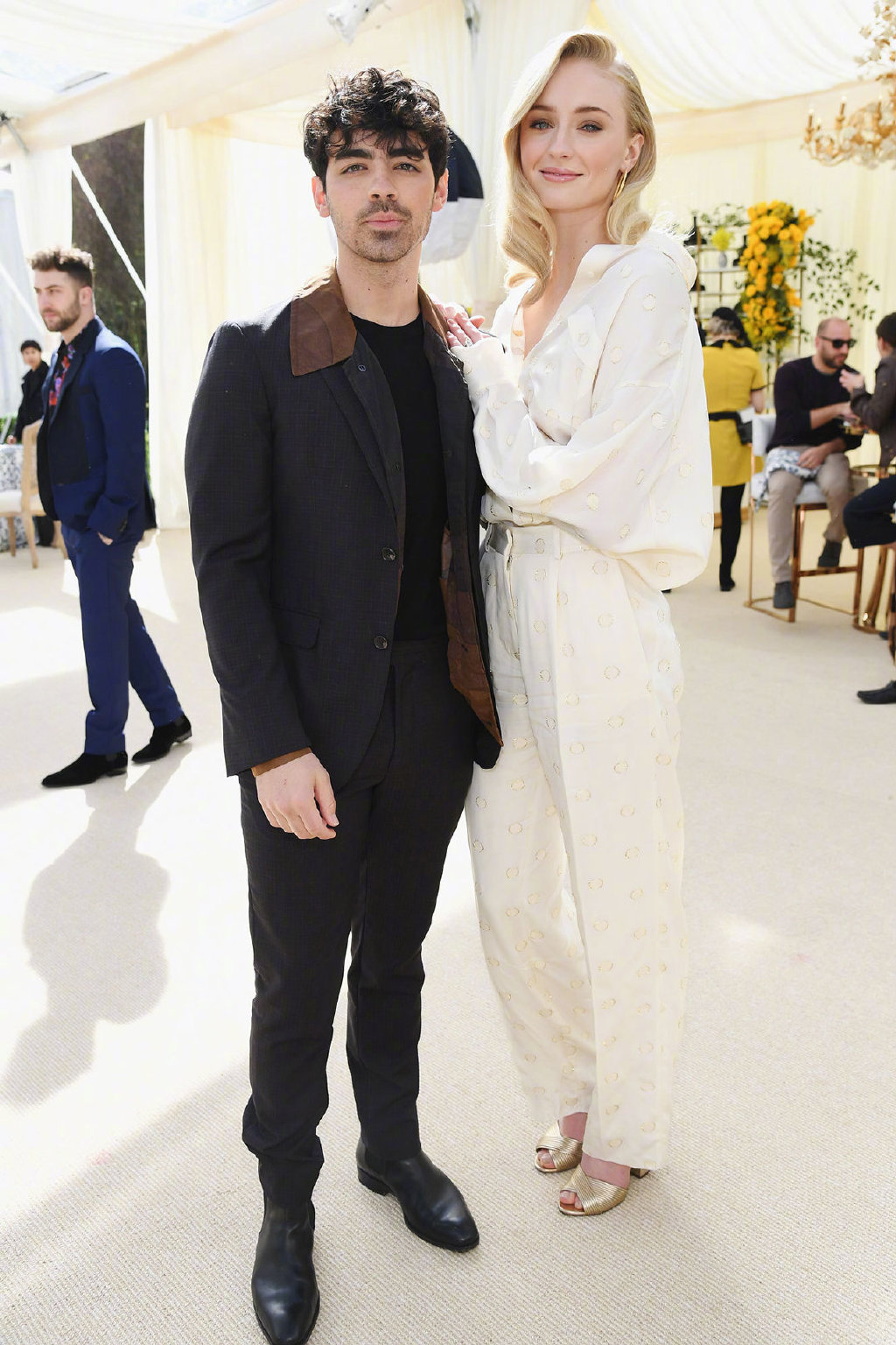 二乔乔乔纳斯joejonas和三傻索菲特纳sophieturner