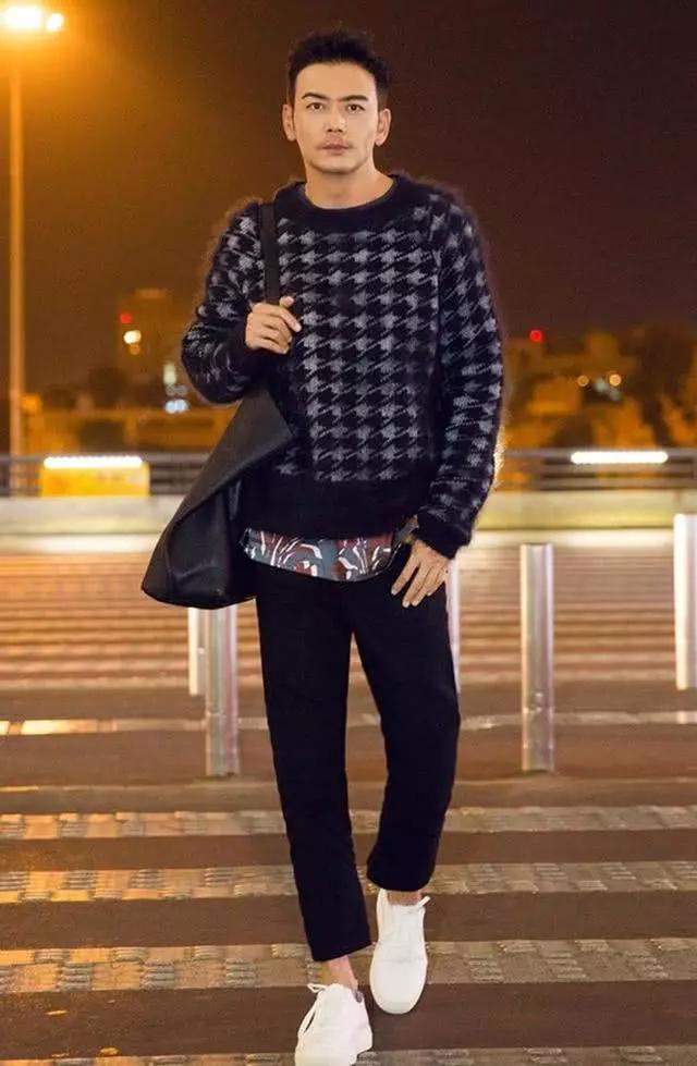 别人一穿"奶奶袄"就土,而"小包总"却穿出国际范,气质真绝了