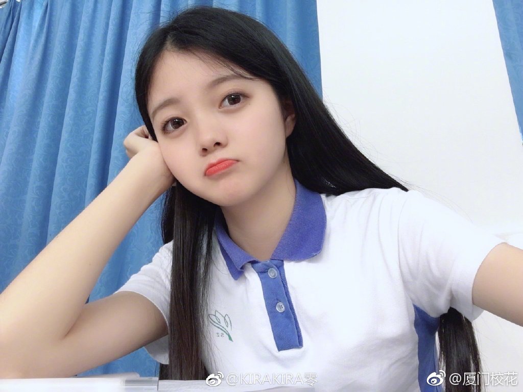 她叫零零00年眼视光技术专业身高171cm来自深圳你喜欢吗