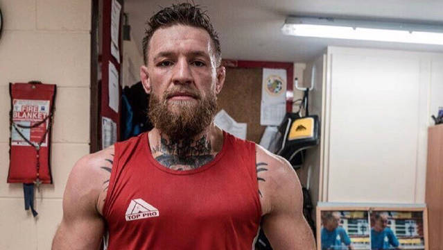 ufc超级巨星"嘴炮"康纳·麦格雷戈最近打了一场业余拳击比赛