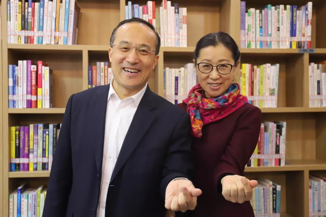 张涛院士在安康24小时不打烊的“书店”接受专访|安康|张涛|打烊_新浪新闻