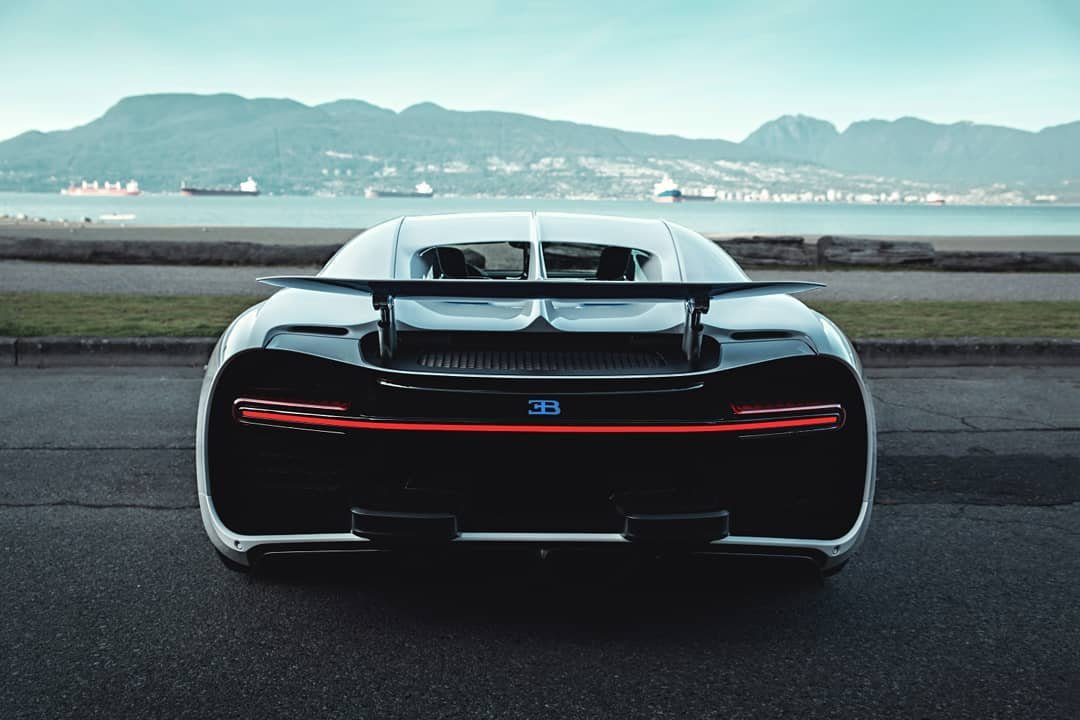 193 加拿大的第一台布加迪chiron,华人所有,税付了500万