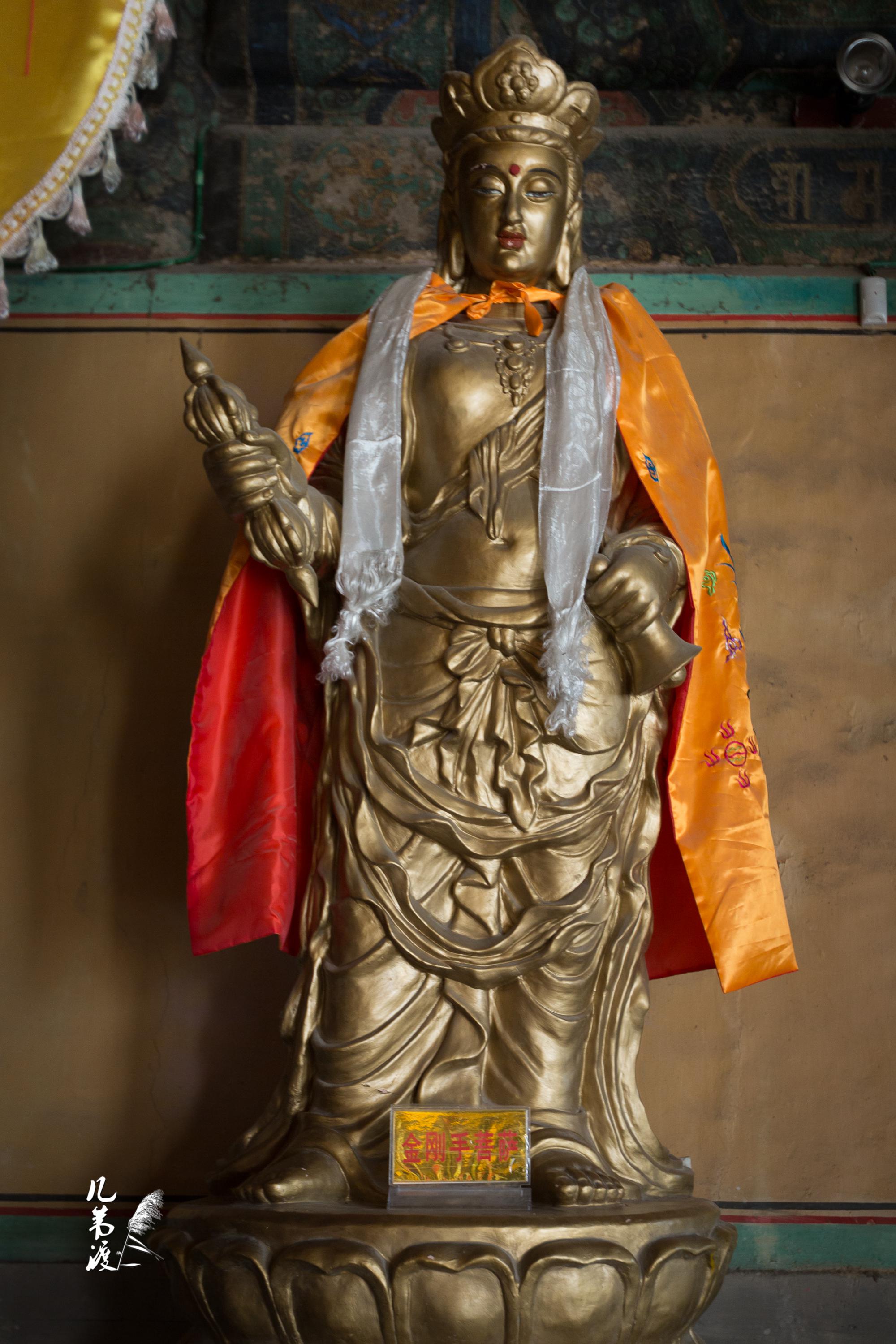 包括:文殊,普贤,观世音,金刚手,虚空藏,地藏,弥勒,除盖障菩萨