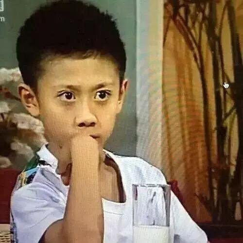 提问:张一山的头为什么有个尖儿?大家都有吗?