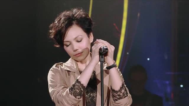陈洁仪细腻嗓音惊艳上演《左右手》,裂墙推荐!