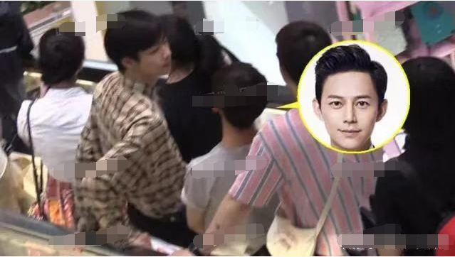 45岁否认已婚的何炅与神秘男子亲密同游此前与柴格传出绯闻