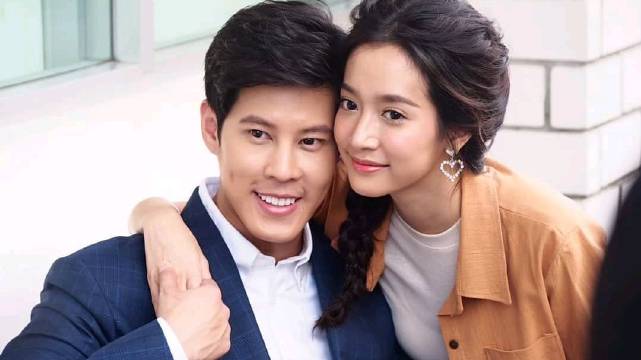 由男星ben和女星chingching主演的7台晚间档泰剧《赤脚富翁 》最新版