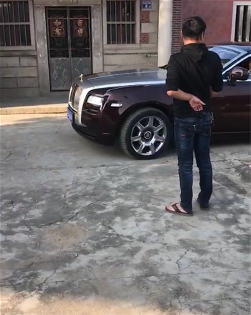 511万劳斯莱斯现泉州,看到车牌号那一刻,才知车主有多壕!