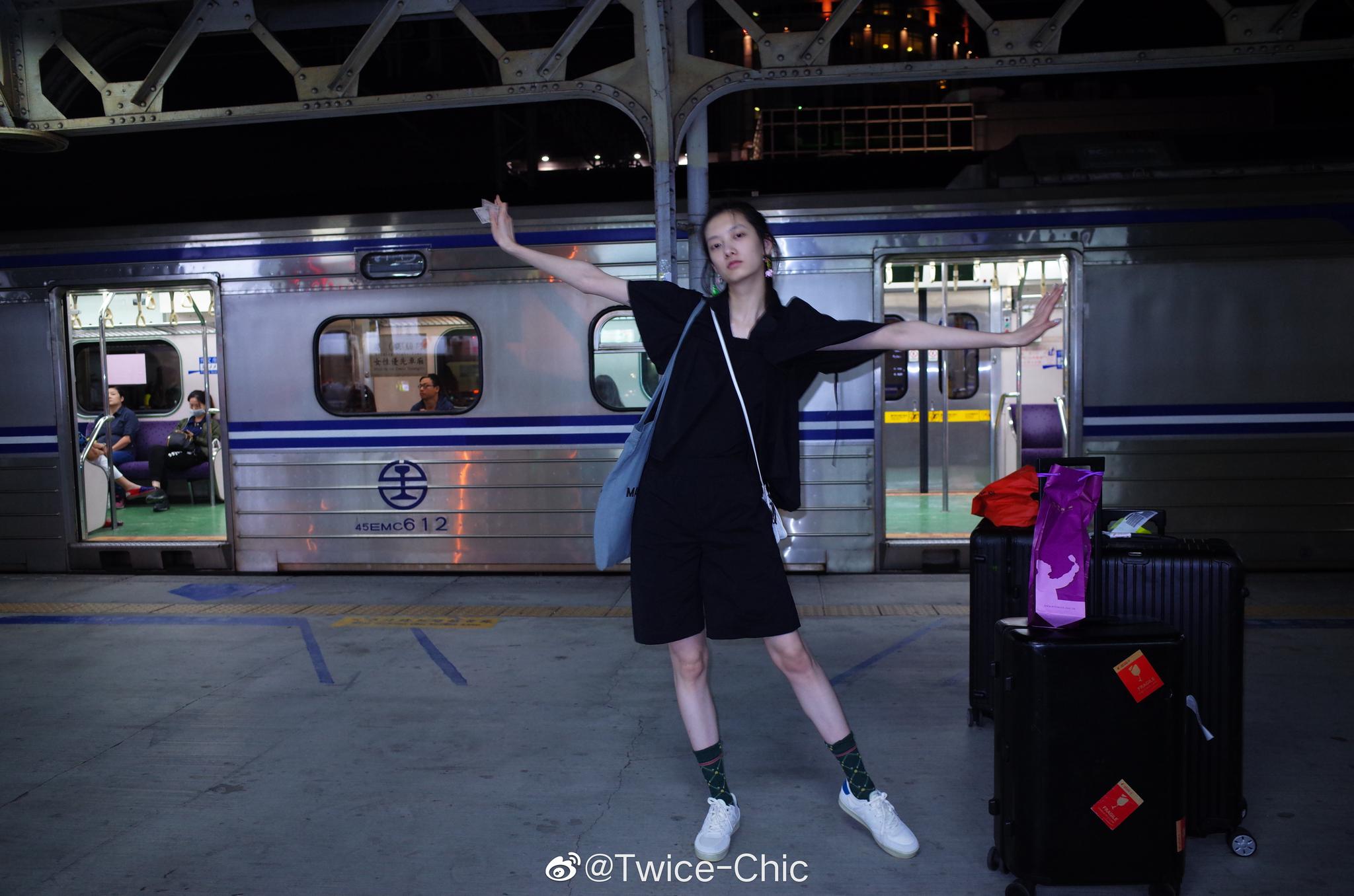 cici项偞婧台湾旅行照文艺复古的打开方式