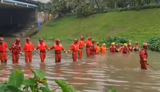 深圳东湖公园万佛禅寺在这里还能看到四面佛