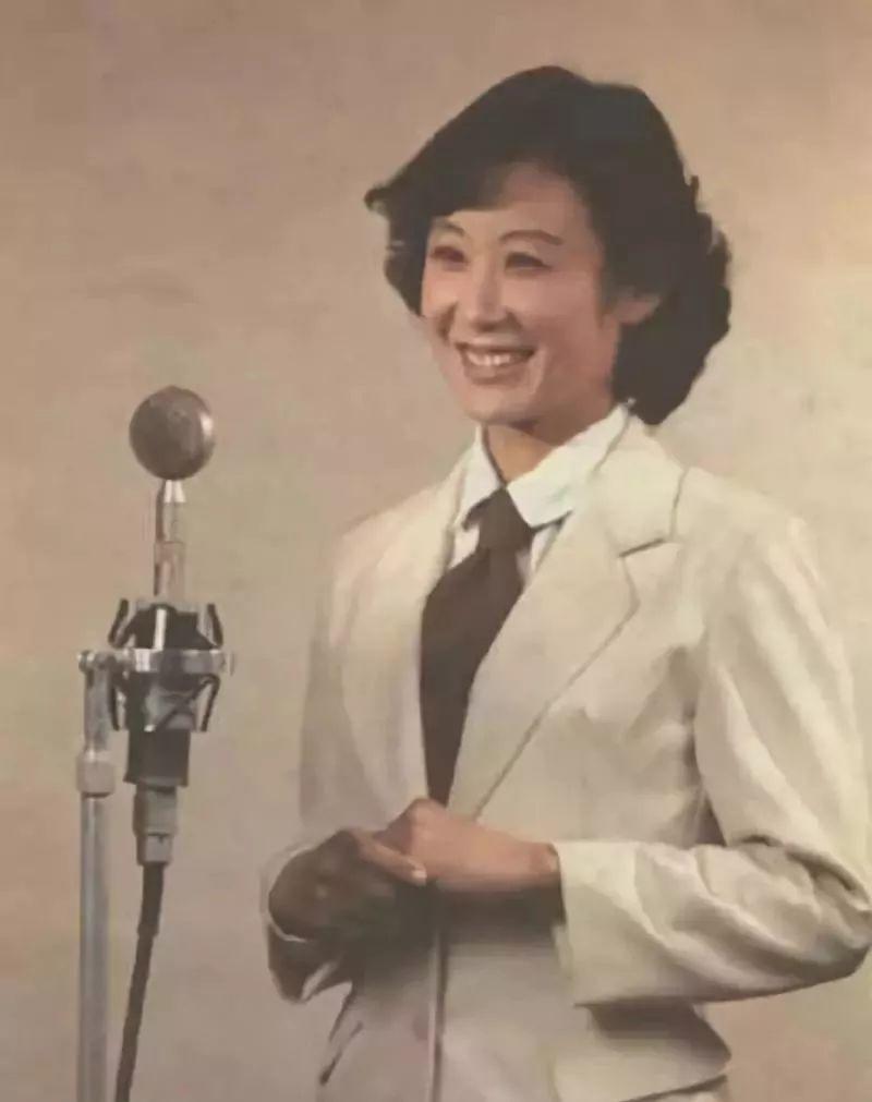 歌唱家苏小明饭局爆粗口?网友谴责偷拍者!朋友圈不能啥都发