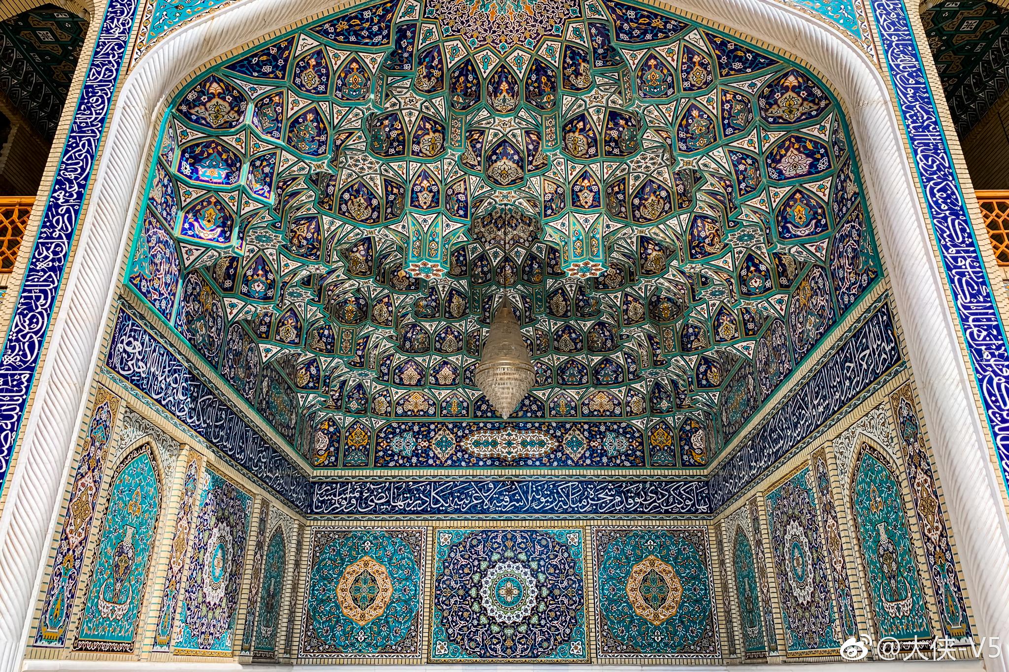 伊朗光明王之墓是公元835年伊斯兰教先知 imam reza的兄弟ahmad的陵墓