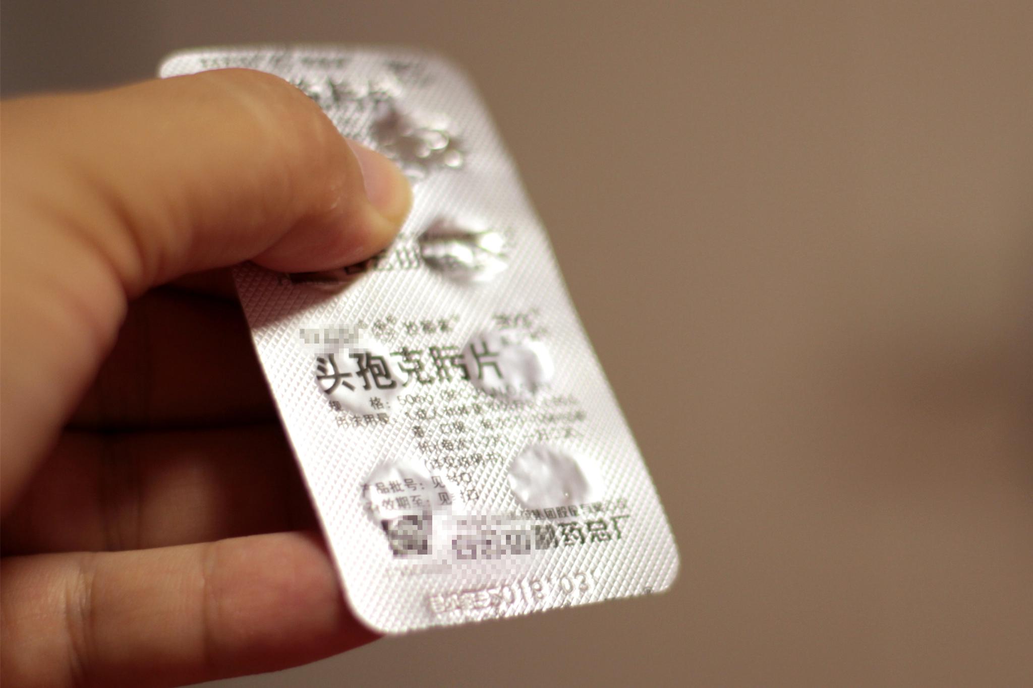 成都护士妈妈寻短见给孩子喂头孢二锅头,致1岁女儿死亡