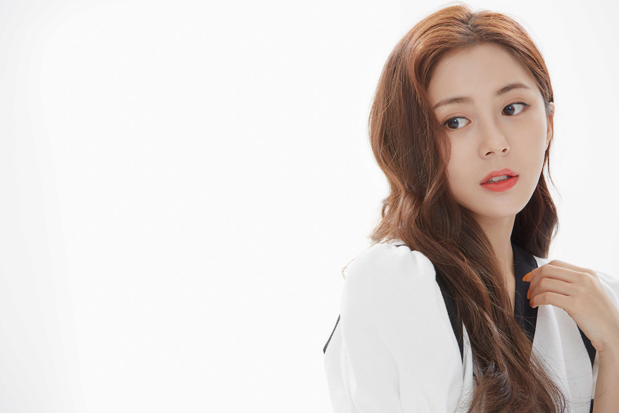 汤敏新作半个喜剧获肯定戏里戏外坚持爱情底线