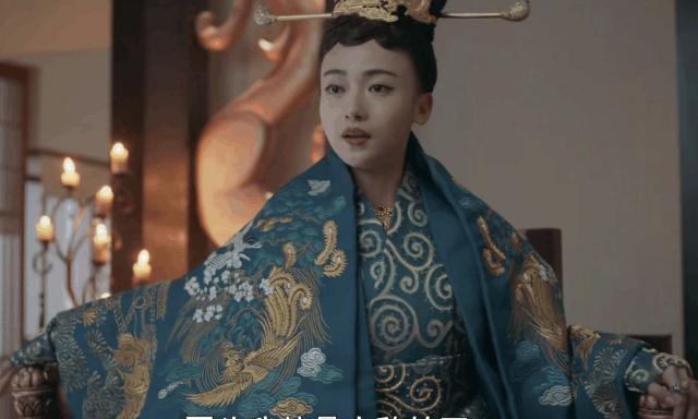 在冯皇后年龄还很小的时候,便以昭仪的身份被纳入宫中.