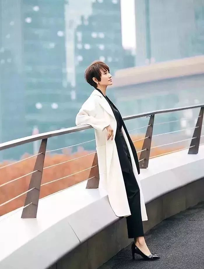 跟着baby,袁泉学秋冬职场穿搭,你也可以是ol女神