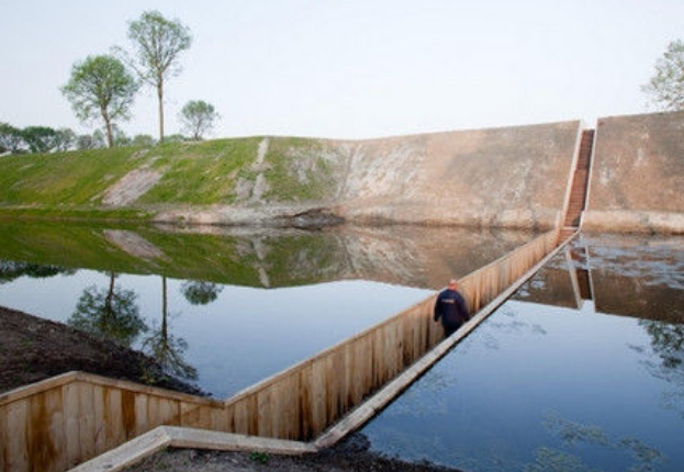 荷兰在17世纪建造首座"隐形桥",把桥建在河里,因图纸拿反了?