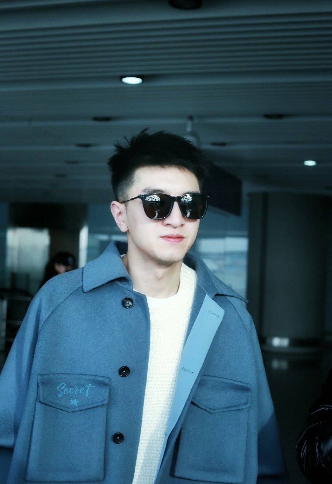 金瀚不红时,拍吻戏的女主角长这样,可能还不如"海星们"漂亮!