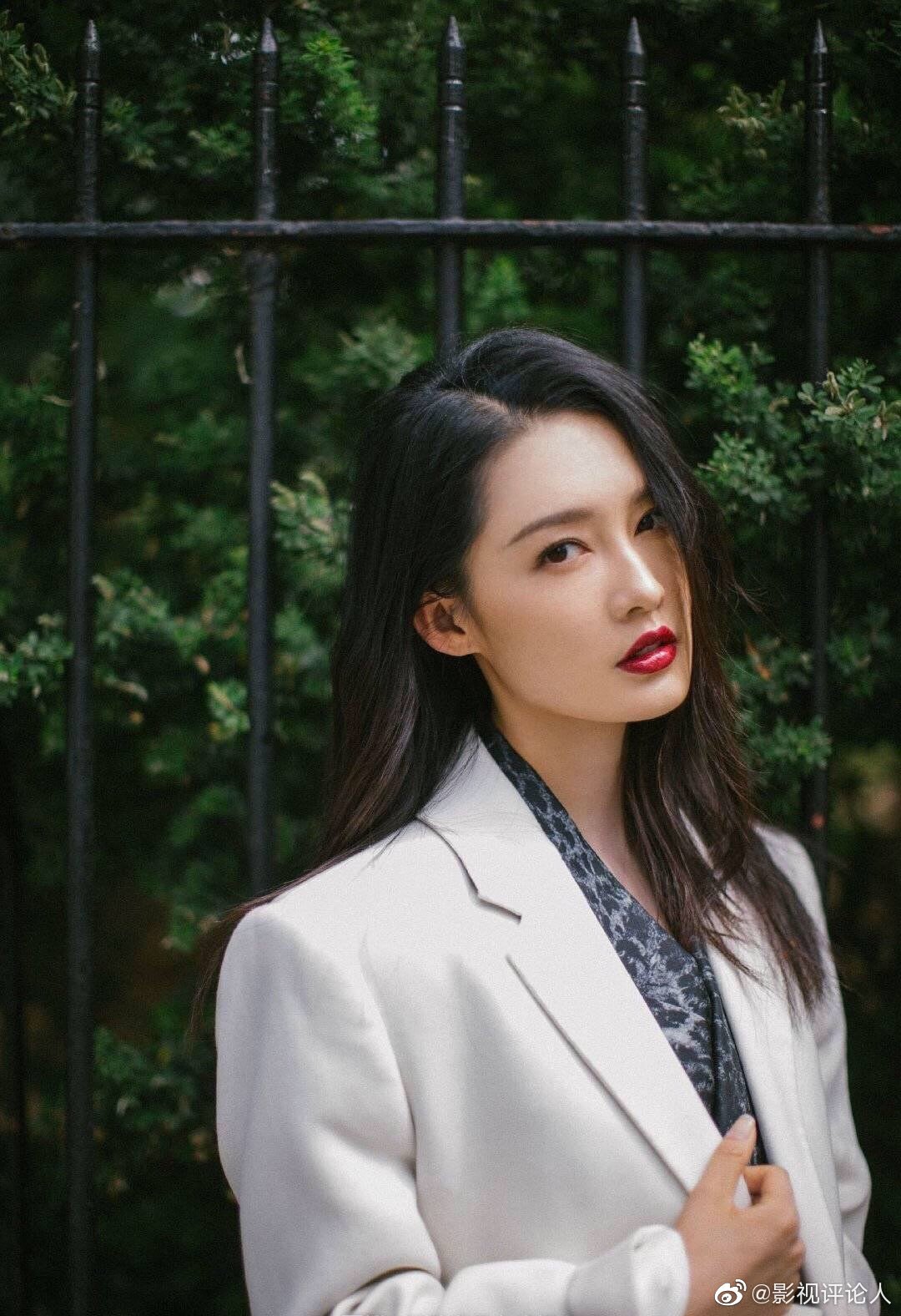 提名眼眉比较英气的女生