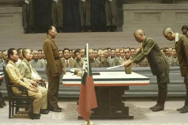 何应钦"弯腰"了,中国油画"矫正"了