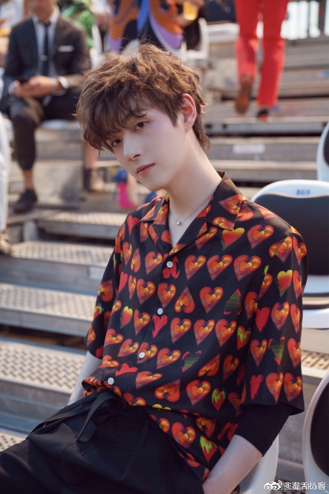 女生喜欢你时的表现 如何判断她对你有好感