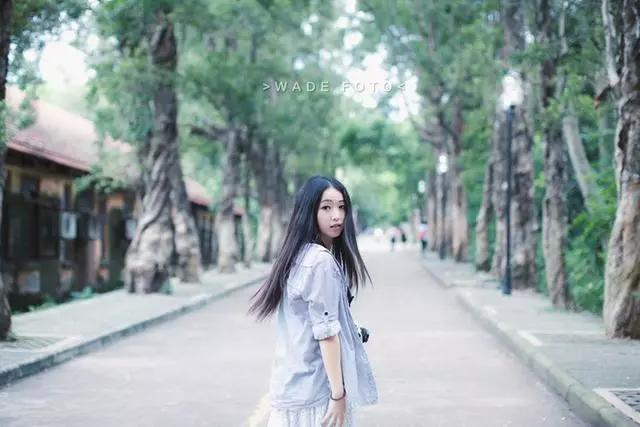 旅行照这5个拍照姿势?怎么拍照好看,学会这10个pose准没错~|人像|姿势|回眸_新浪新闻