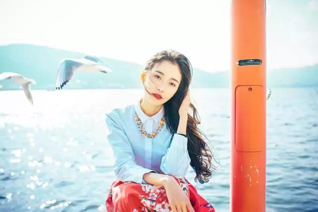 旅行照这5个拍照姿势?怎么拍照好看,学会这10个pose准没错~|人像|姿势|回眸_新浪新闻