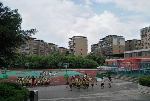 珍爱生命健康成长开启广安区富源小学开学第一课