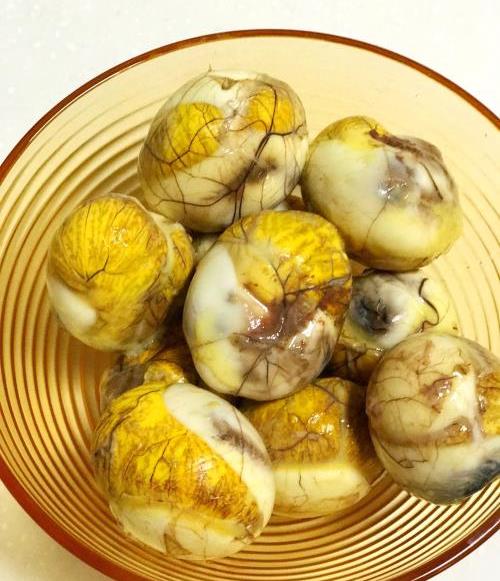 街头小吃烤毛蛋漏出真相