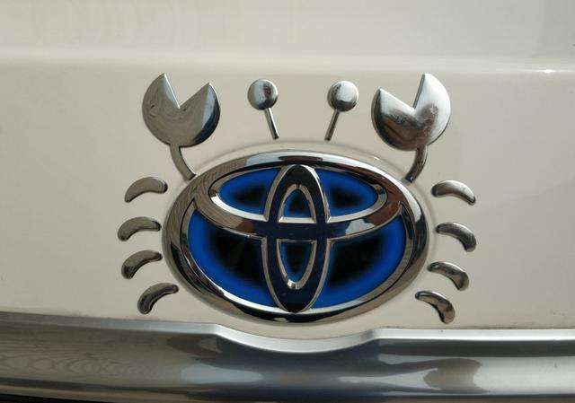 看到第三个宝马车标,再也忍不住笑了