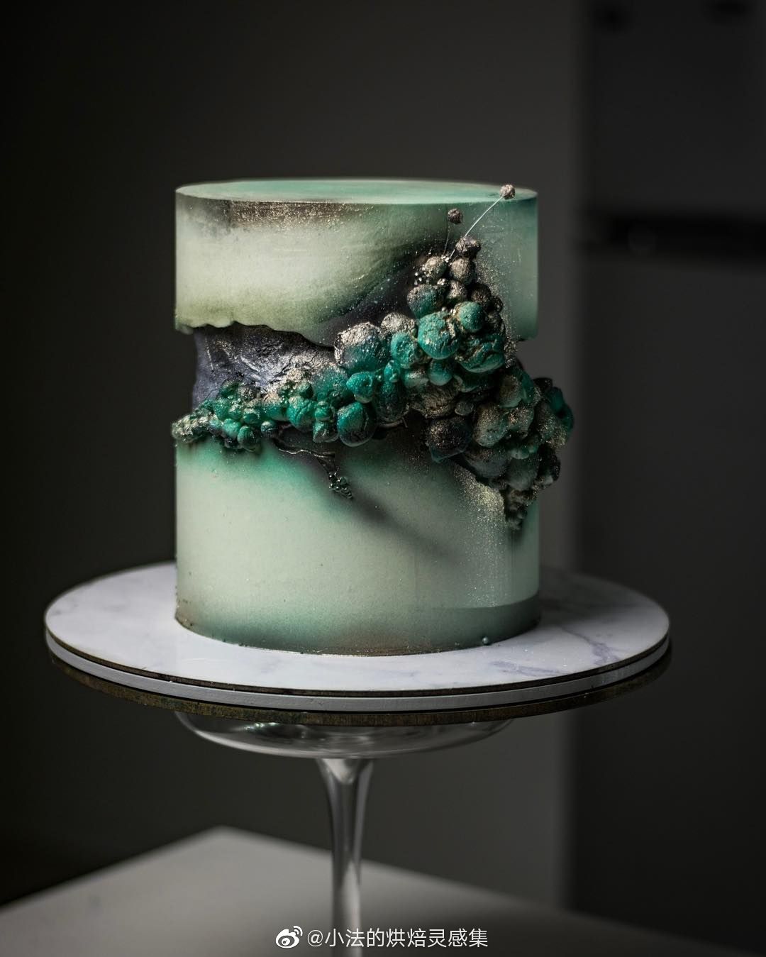 最近特别特别火的断层蛋糕