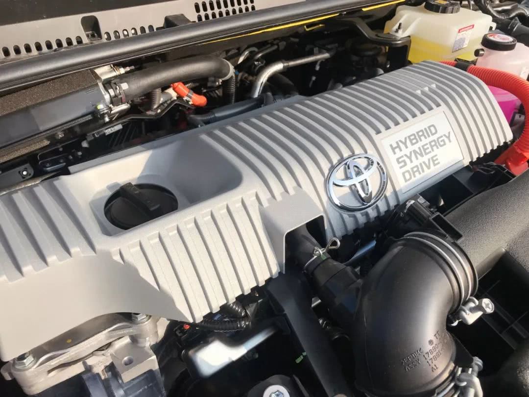 终于等来了能插电的丰田混动卡罗拉双擎e 抢先试驾