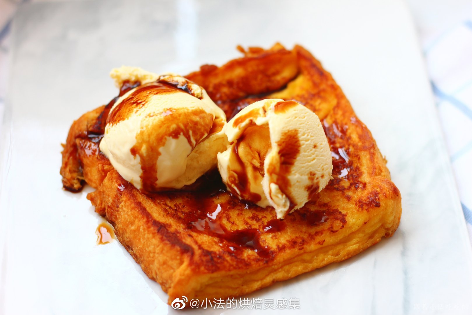 闷热的天气,冰淇淋和吐司最搭哦