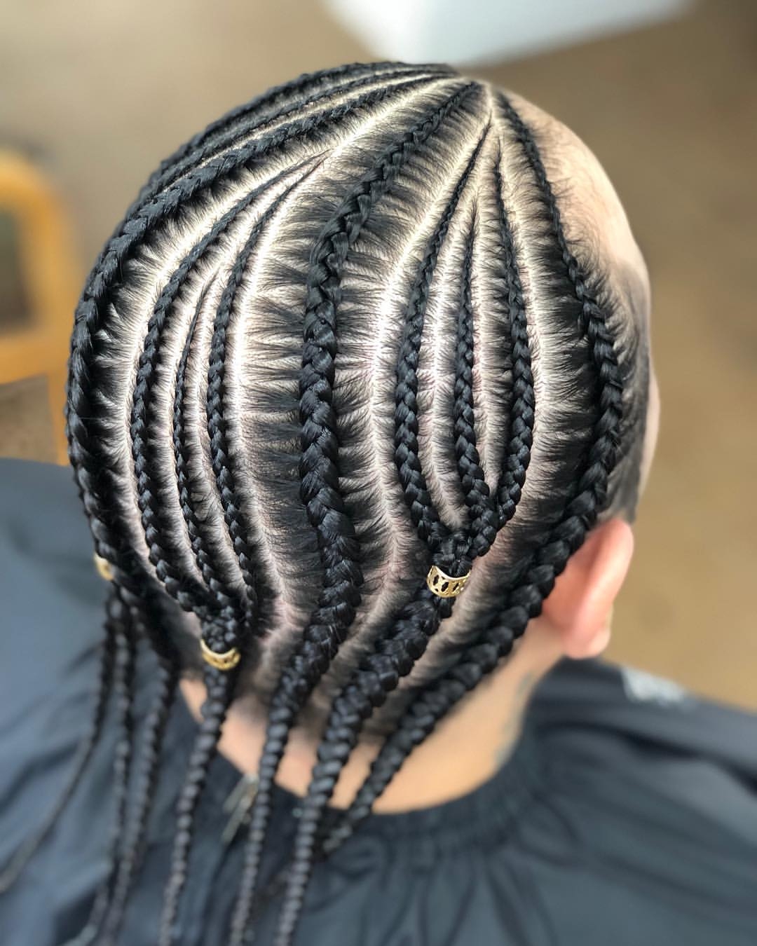 男生把头发编起后,女生都觉得汗颜