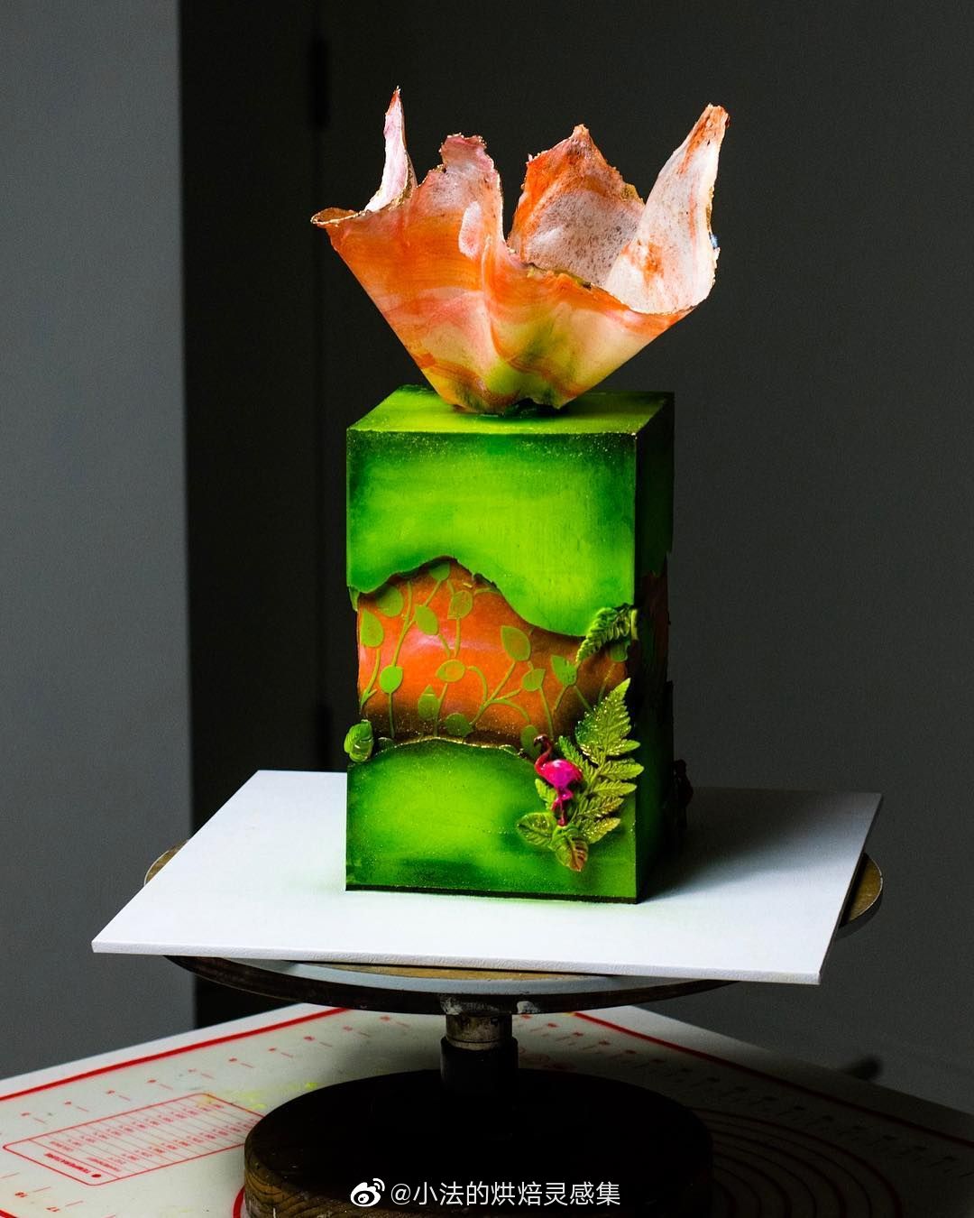 最近特别特别火的断层蛋糕