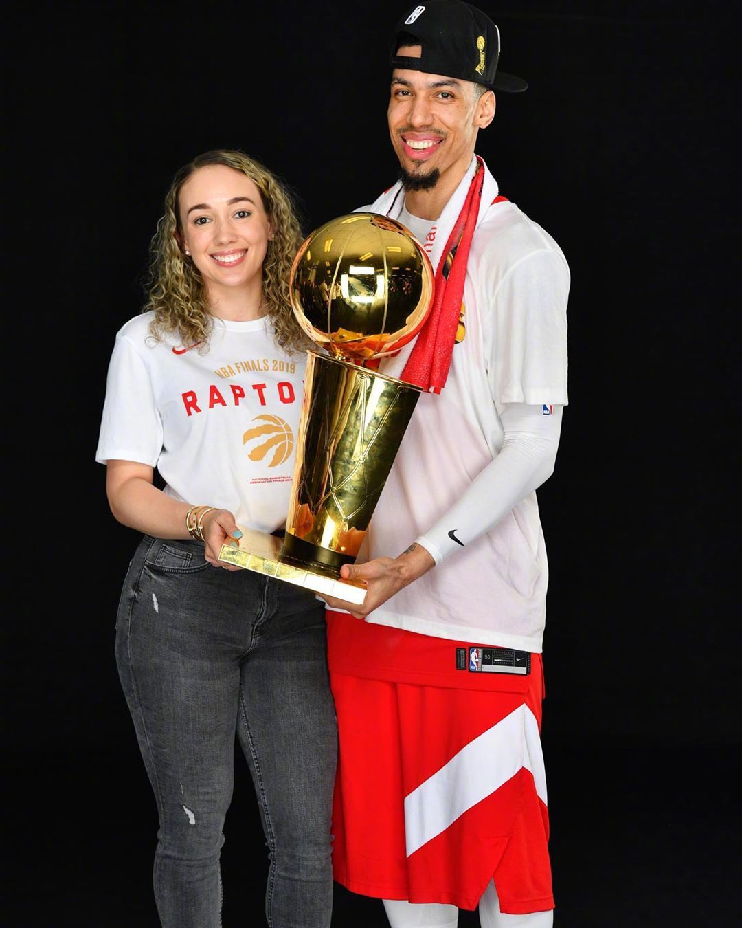 丹尼-格林和妻子的恩爱日常.