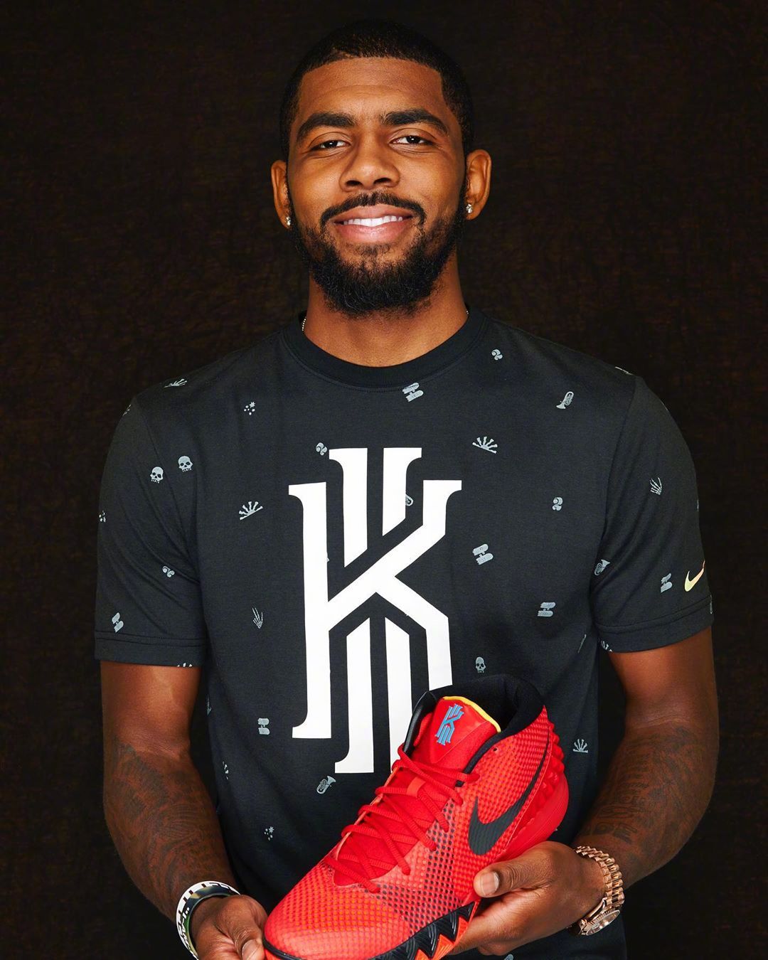 5年前的今天,nike发布了欧文1代