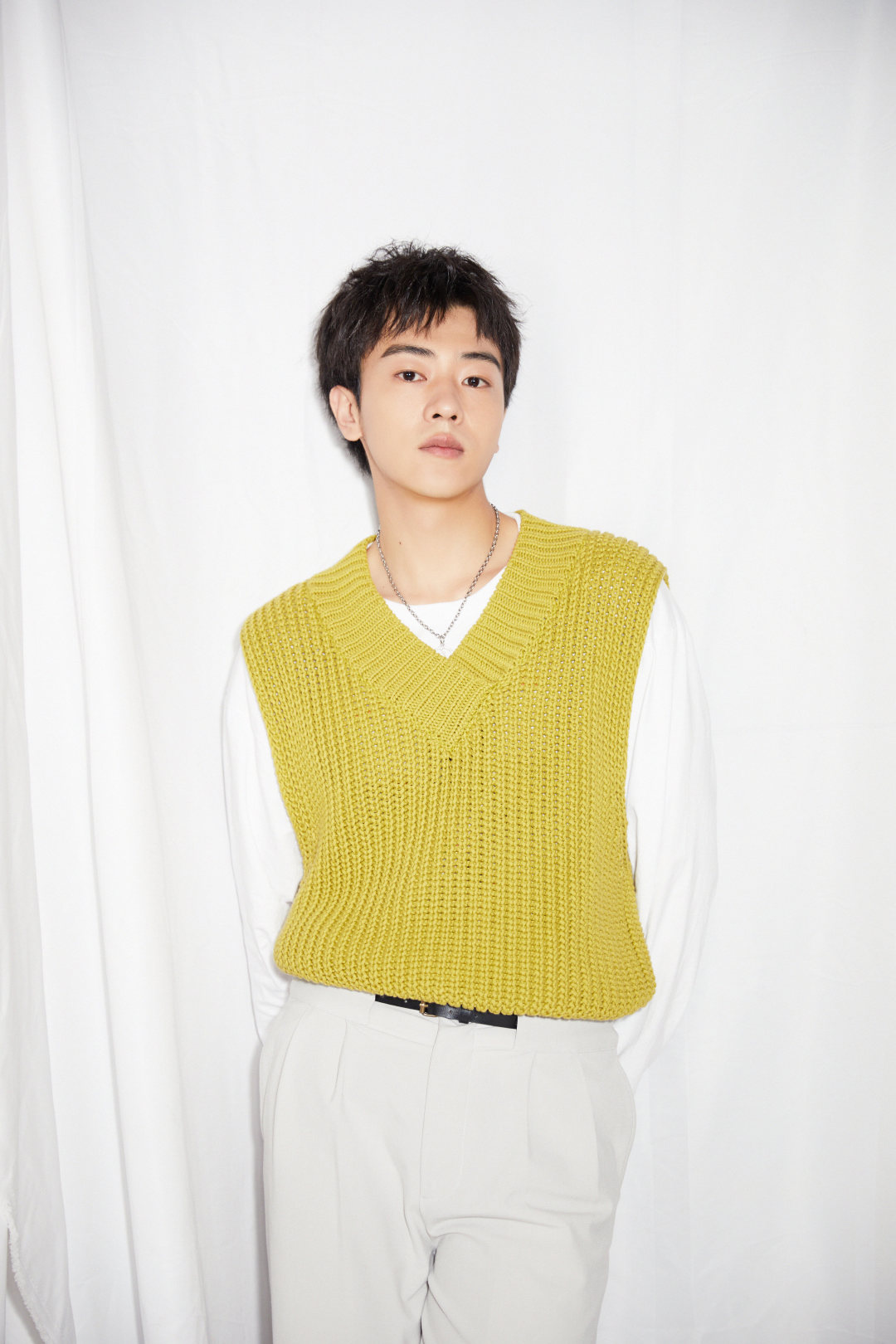 一起同过窗里的任逸帆笑起来温暖又治愈