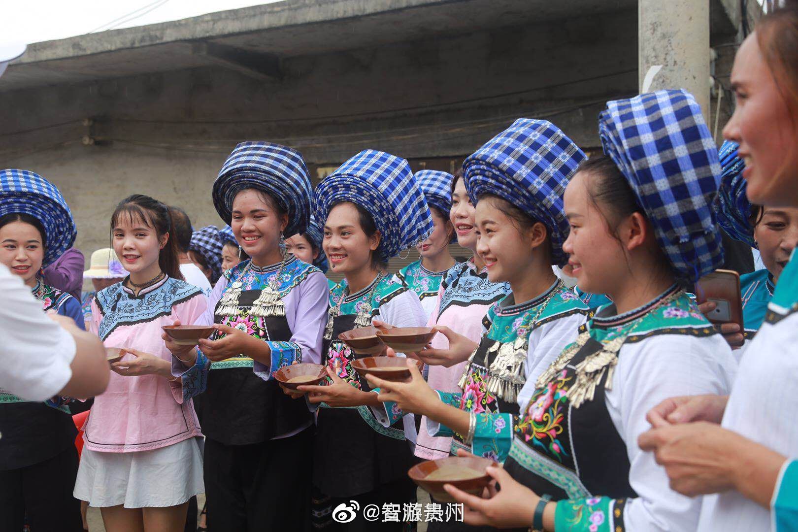 贵州安顺镇宁布依族六月六热情好客这是传统的布依族文化精髓