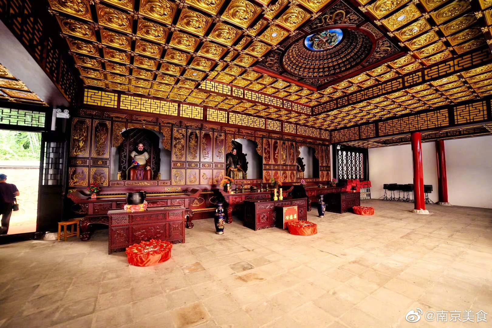 观气势宏伟,为江苏省唯一的坤道修炼场所(女道士),她们演奏的道教音乐