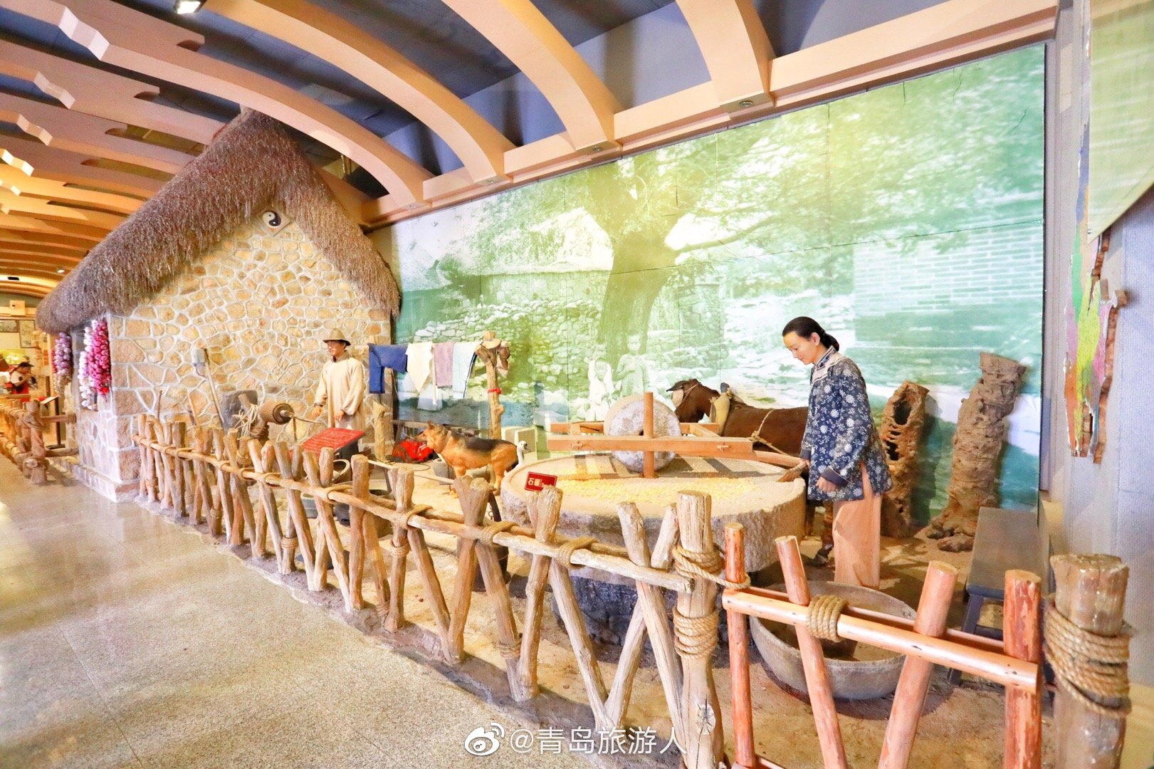 它集中展示了胶东半岛近代具有代表性的民俗事象,风土人情,渔家文化及
