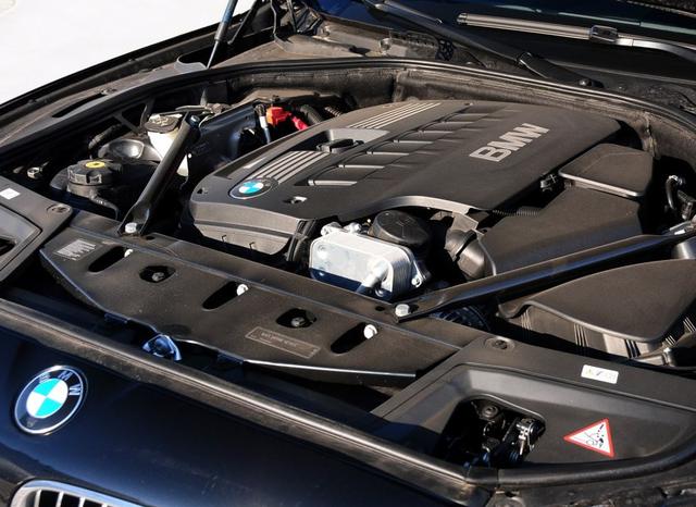 纯进口1.8吨,配宝马最有名传奇3.0直列六缸自吸引擎,加速很高级