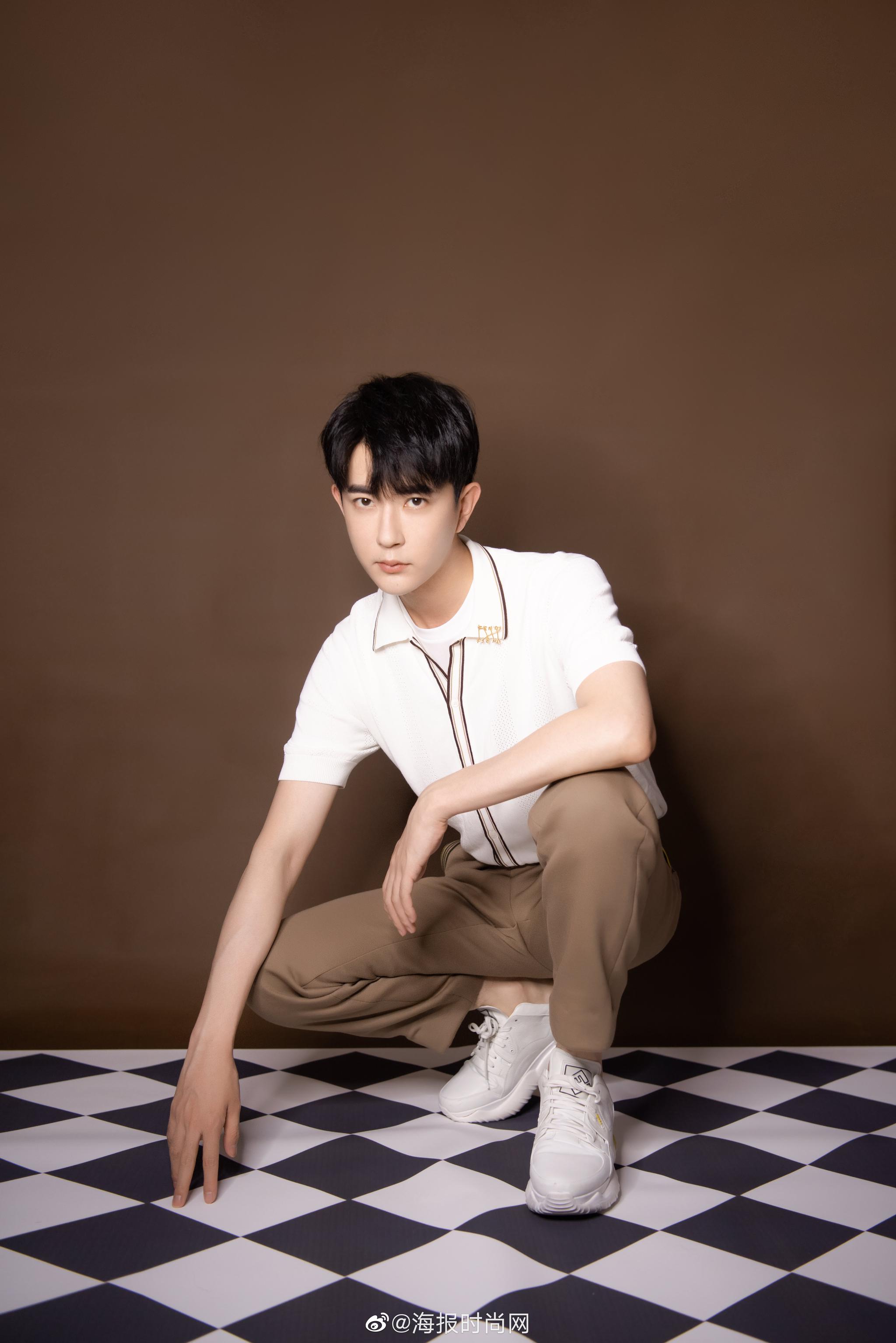 于朦胧 一身fendi服饰亮相《歌唱北京》活动