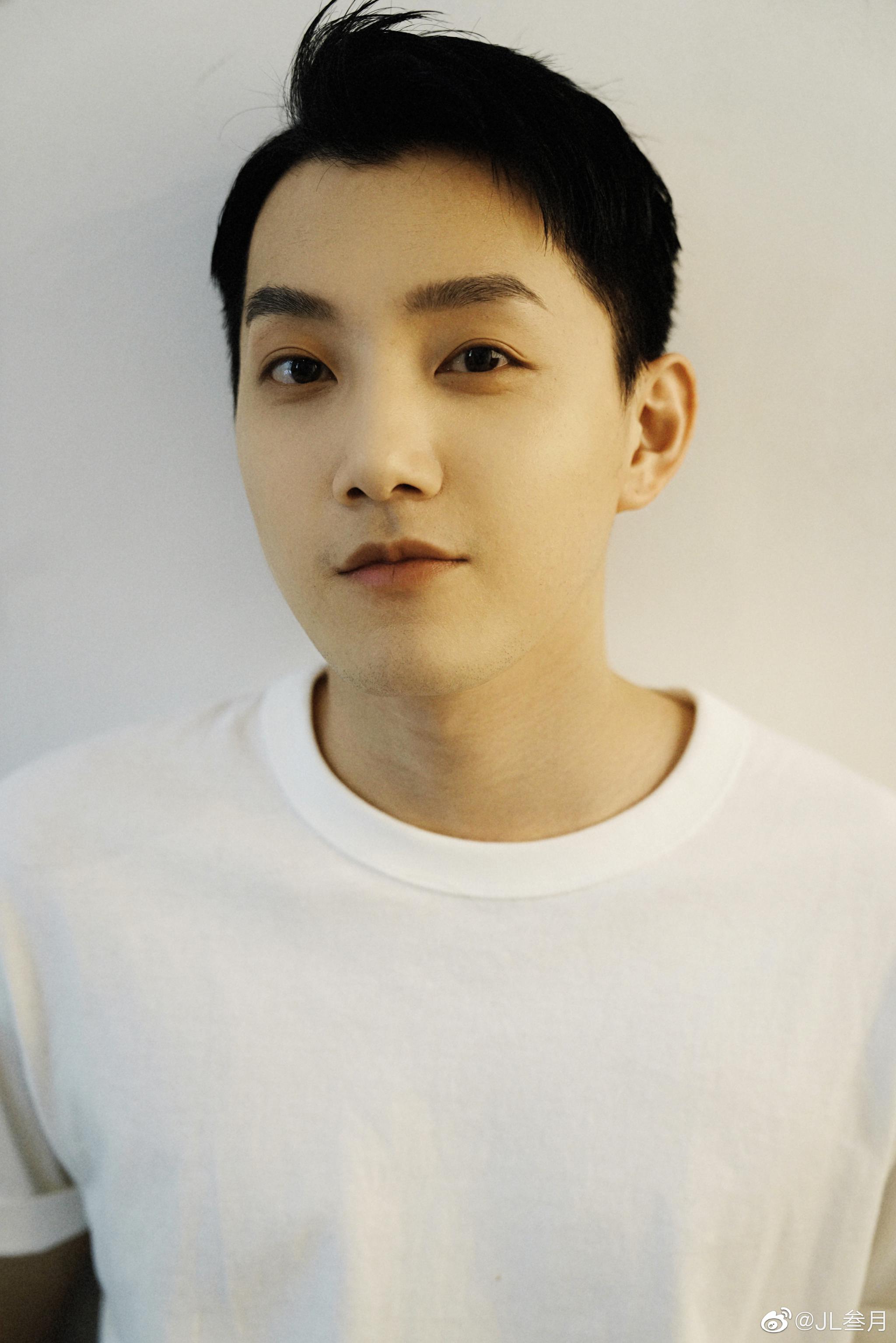 范世錡xxxf 接下来会有更多范世錡的写真集,大家