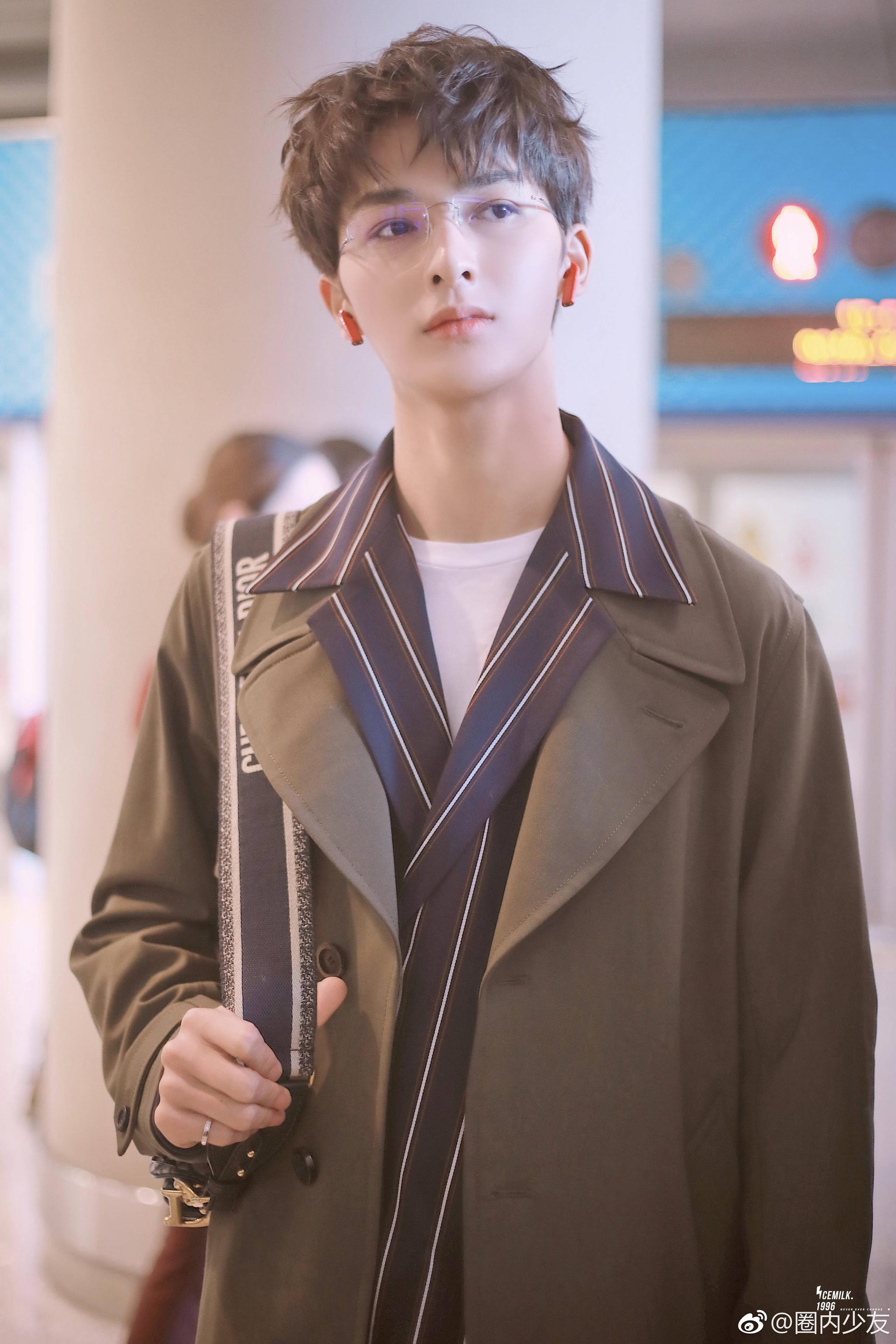 不存在的,帅哥一直都很帅@theo-朱正廷|帅哥|朱正廷_新浪新闻