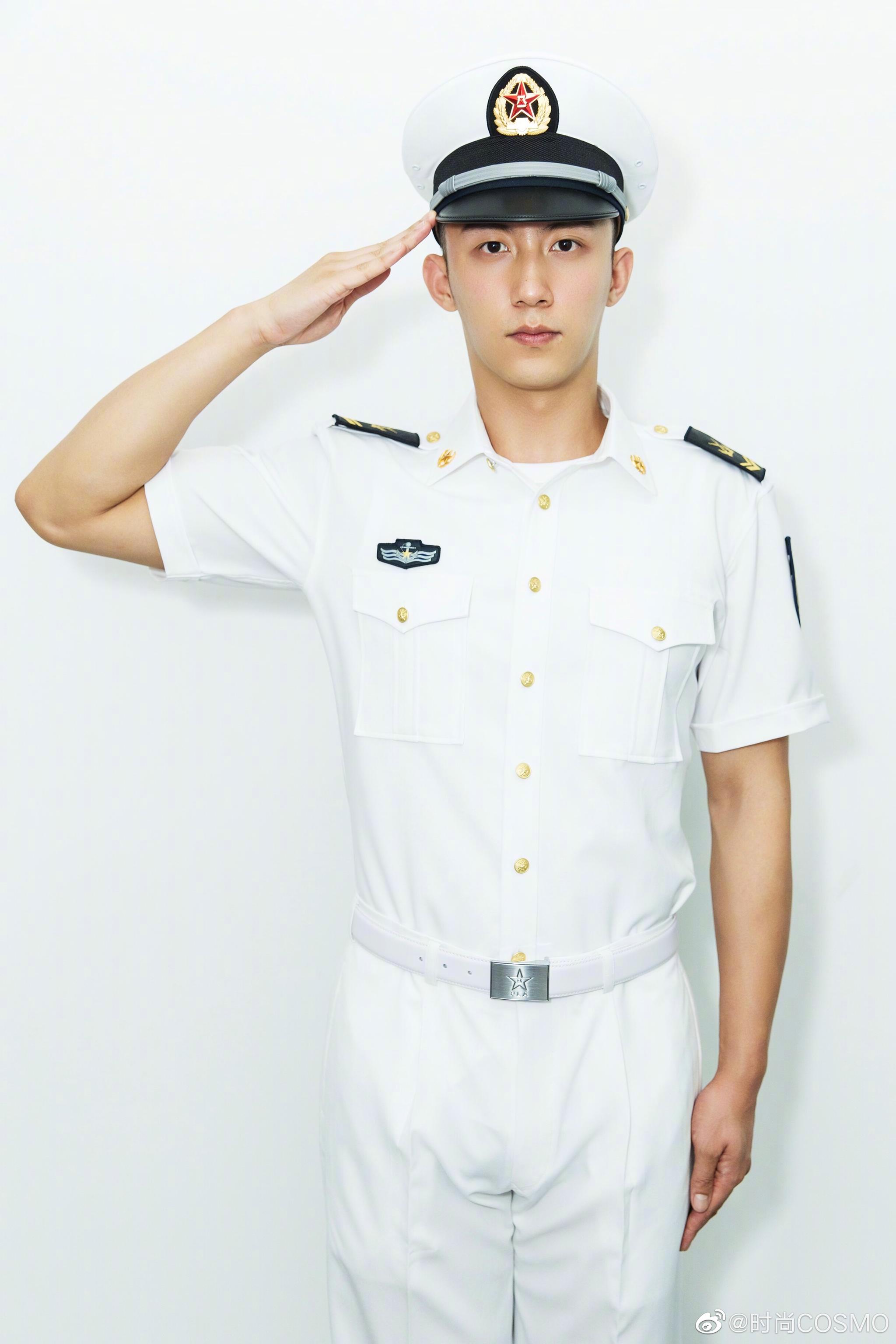 johnny黄景瑜 是制服控嘛!特种兵赛车手警察飞sir每一次都a爆