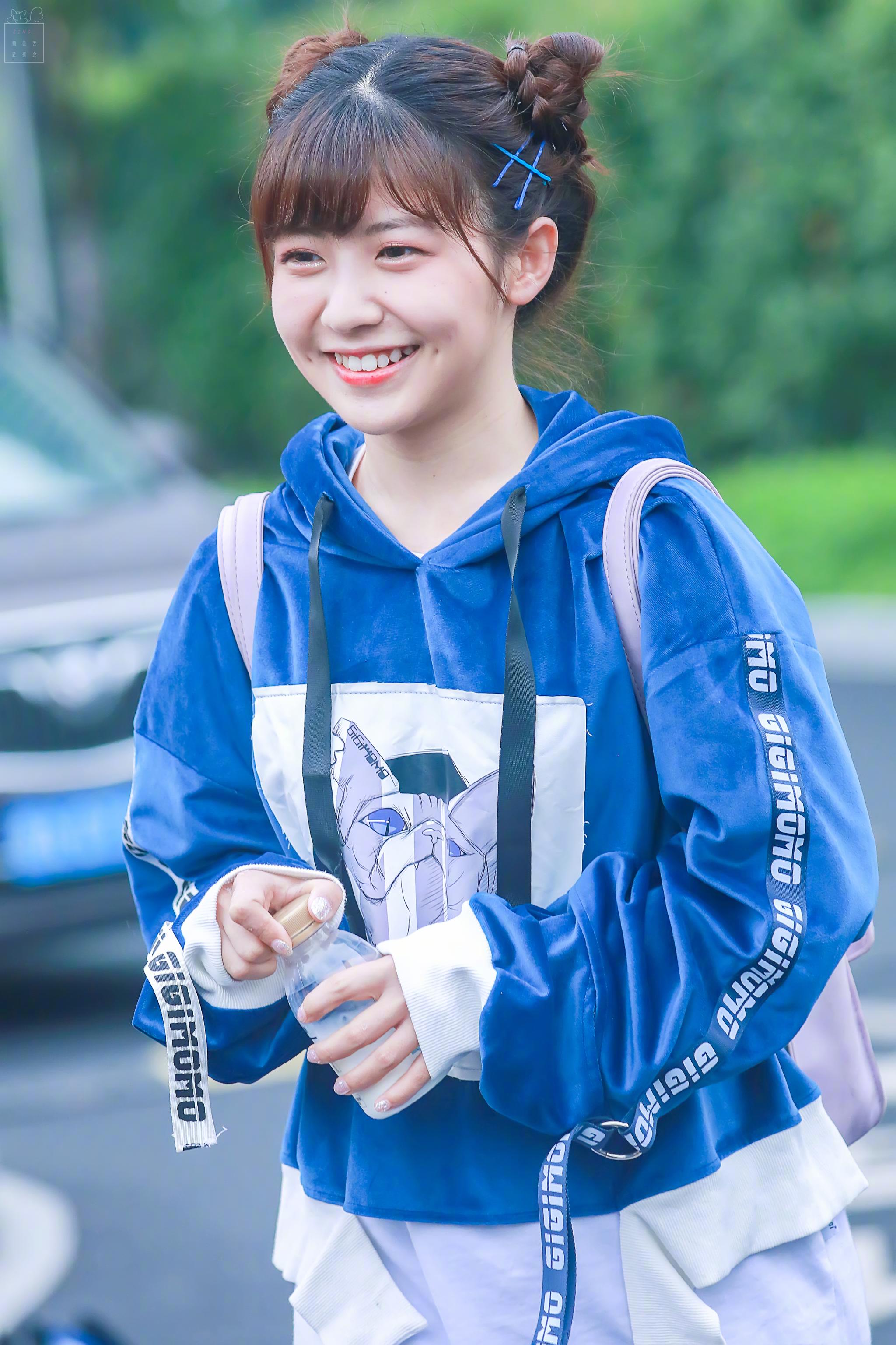 梨涡妹妹@火箭少女101_赖美云 真实的漫画里走出来的女孩子笑起来露